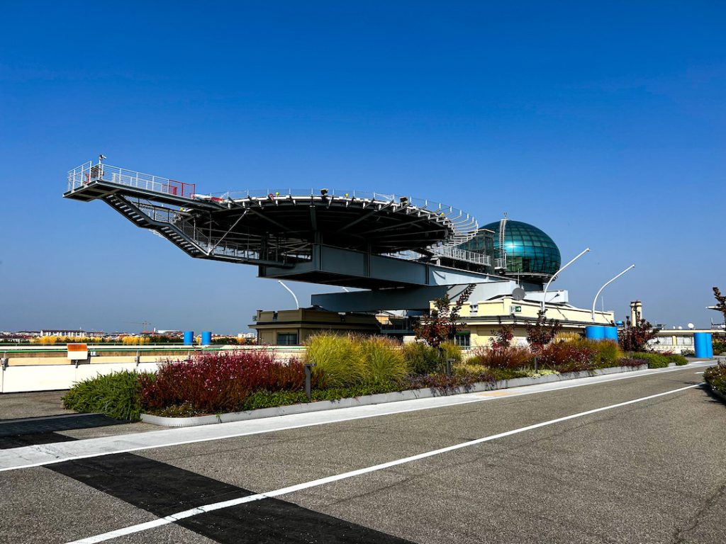 Vista della pista del Lingotto con la Bolla Blù di Renzo Piano