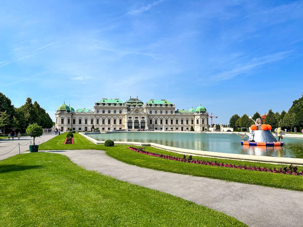 Vista sul palazzo del Belvedere