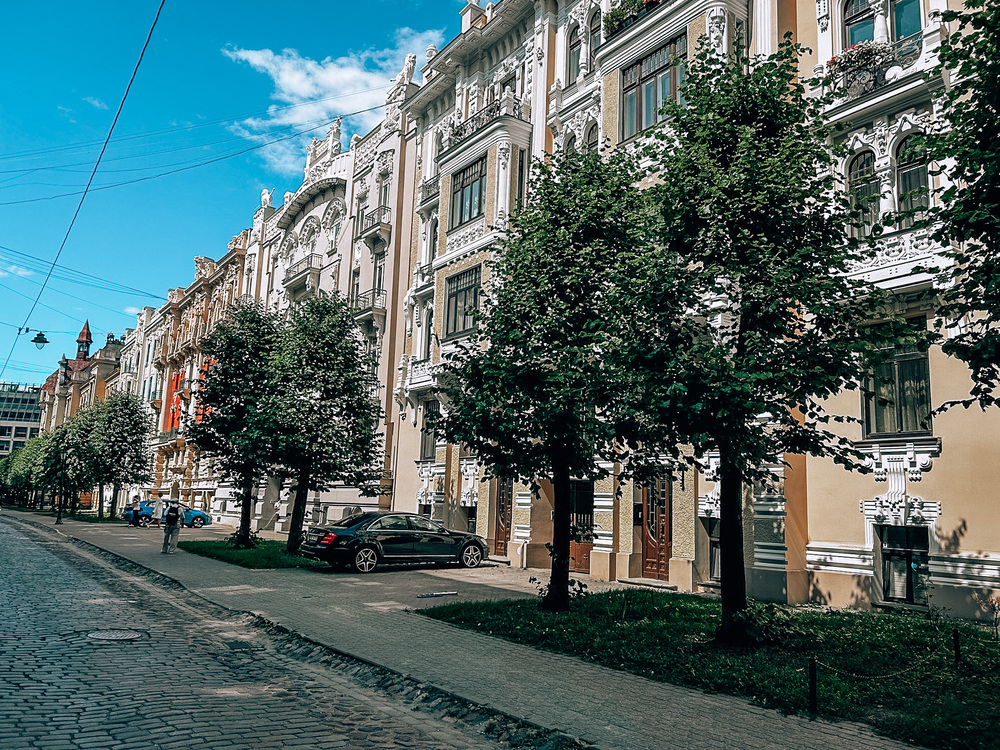 Vista su una via del quartiere Art Nouveaundi Rīga