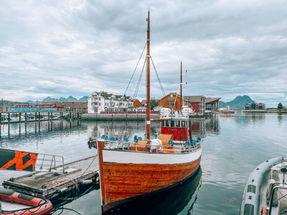 Isole Lofoten, il porto di Svolvær dove partono numerose escursioni