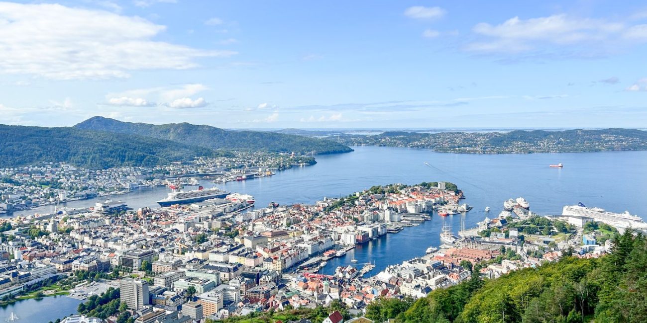 Panoramica di Bergen in una giornata di fine agosto.