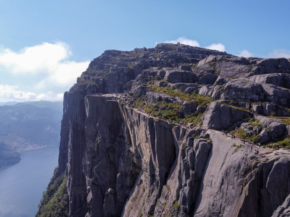 The Pulpit Rock ripreso dal drone.