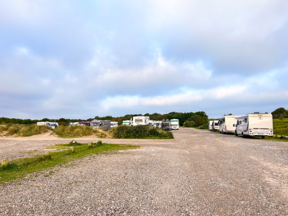 Il parcheggio prima della spiaggia di Grenen, dove è possibile sostare con il van gratuitamente da settembre a maggio.