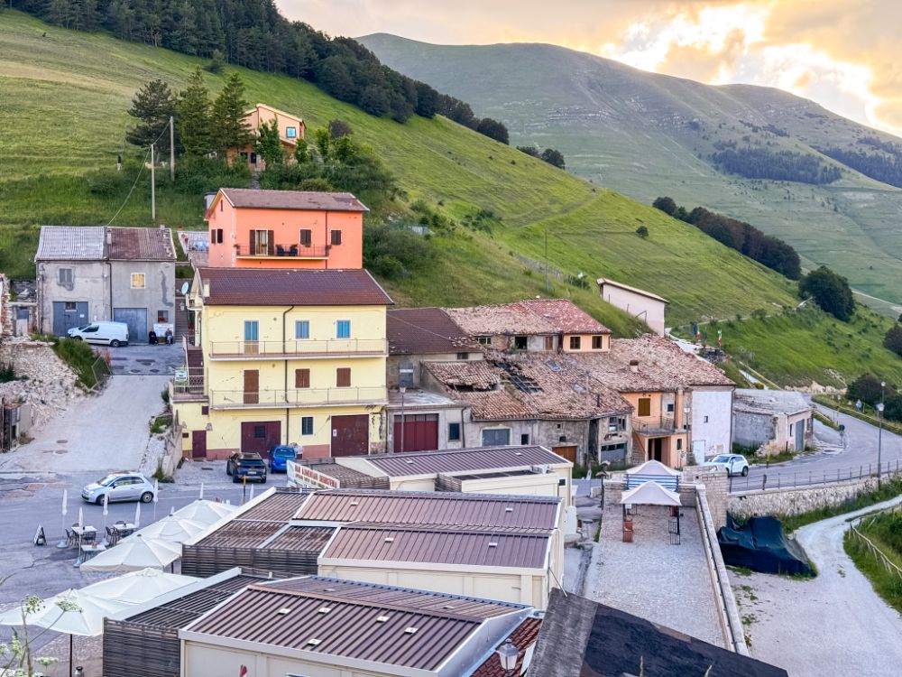 Castelluccio di Norcia nel 2024 post terremoto 2016