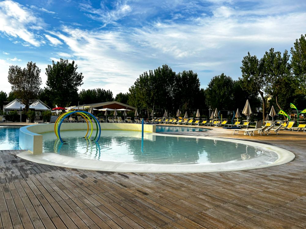 La piscina del Club del sole di Rimini.